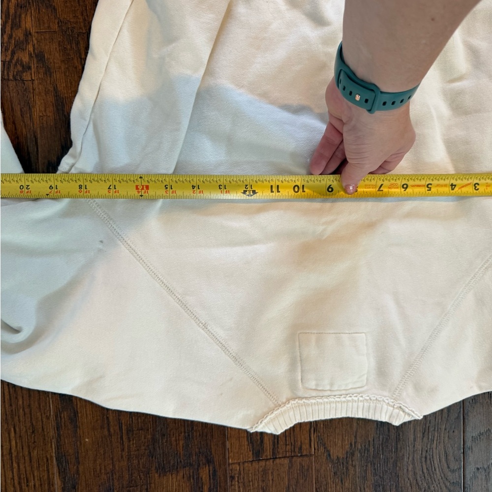 American Eagle  women’s XS Cream with blue accents feels lived in crew neck. - Picture 6 of 7
